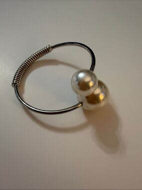 Silver Bracelet with Double Pearl Accent